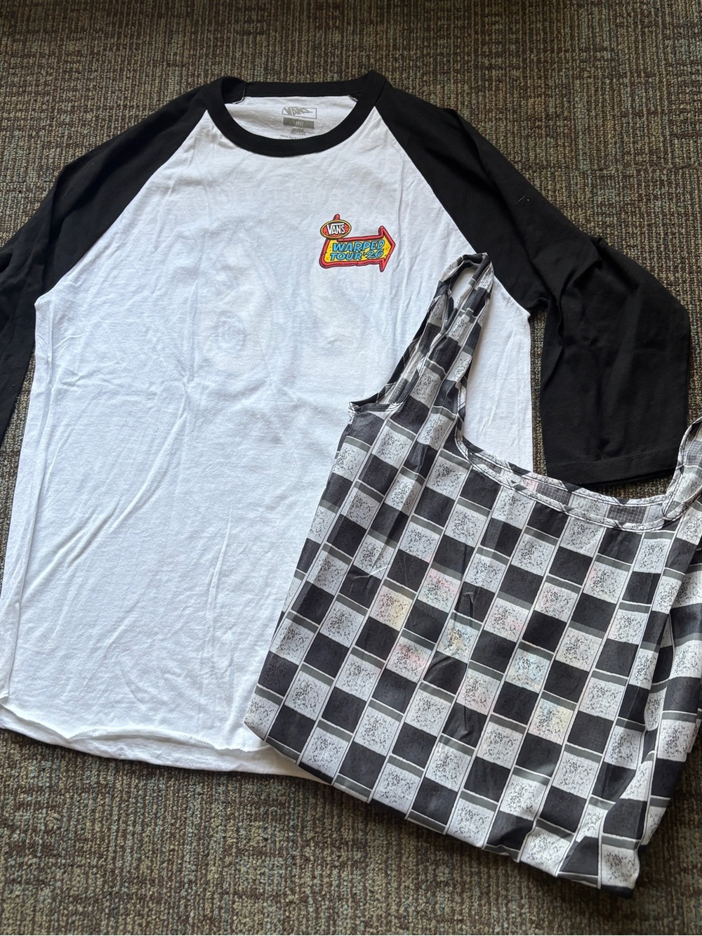 NEW VANS Warped Tour Unisex Baseball T-shirt Merch T Shirt Emo 2026 L - with Bag - Picture 8 of 8